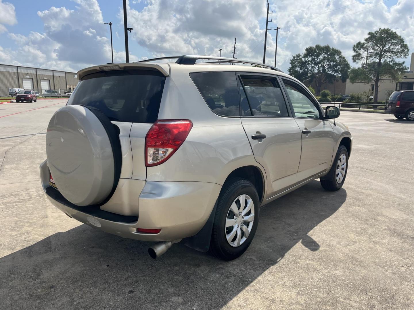 2007 Toyota RAV4 Base I4 2WD (JTMZD33V876) with an 2.4L L4 DOHC 16V engine, 4-Speed Automatic transmission, located at 14700 Tomball Parkway 249, Houston, TX, 77086, (281) 444-2200, 29.928619, -95.504074 - Photo#6