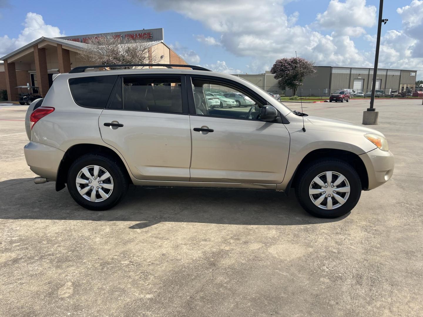 2007 Toyota RAV4 Base I4 2WD (JTMZD33V876) with an 2.4L L4 DOHC 16V engine, 4-Speed Automatic transmission, located at 14700 Tomball Parkway 249, Houston, TX, 77086, (281) 444-2200, 29.928619, -95.504074 - Photo#7