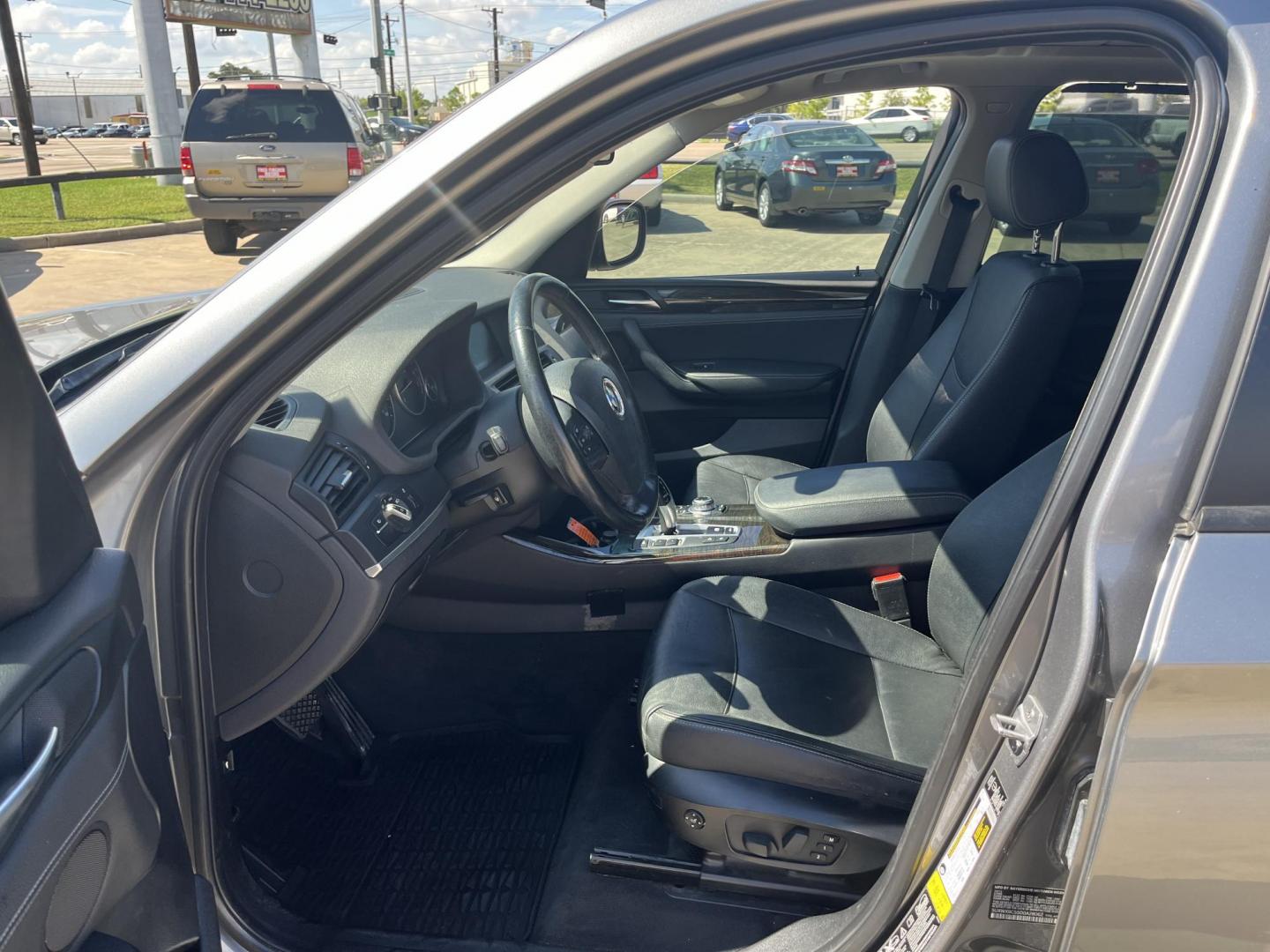 2013 BMW X3 xDrive28i (5UXWX9C55D0) with an 3.0L L6 DOHC 24V engine, 8-Speed Automatic transmission, located at 14700 Tomball Parkway 249, Houston, TX, 77086, (281) 444-2200, 29.928619, -95.504074 - Photo#6