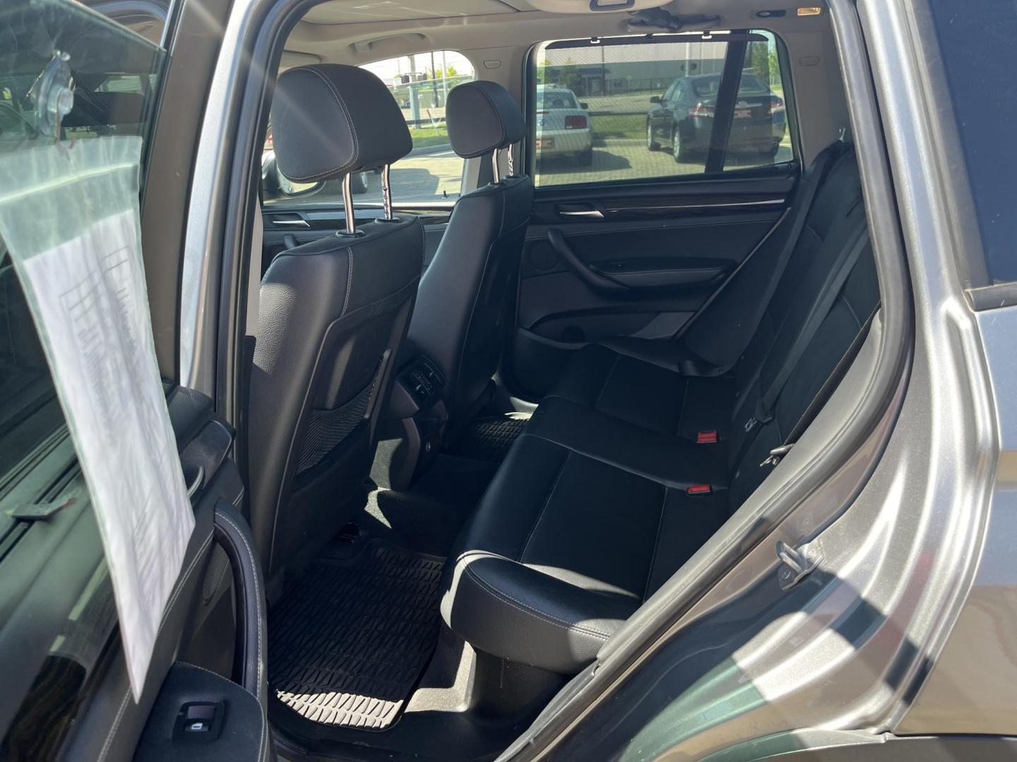 2013 BMW X3 xDrive28i (5UXWX9C55D0) with an 3.0L L6 DOHC 24V engine, 8-Speed Automatic transmission, located at 14700 Tomball Parkway 249, Houston, TX, 77086, (281) 444-2200, 29.928619, -95.504074 - Photo#9