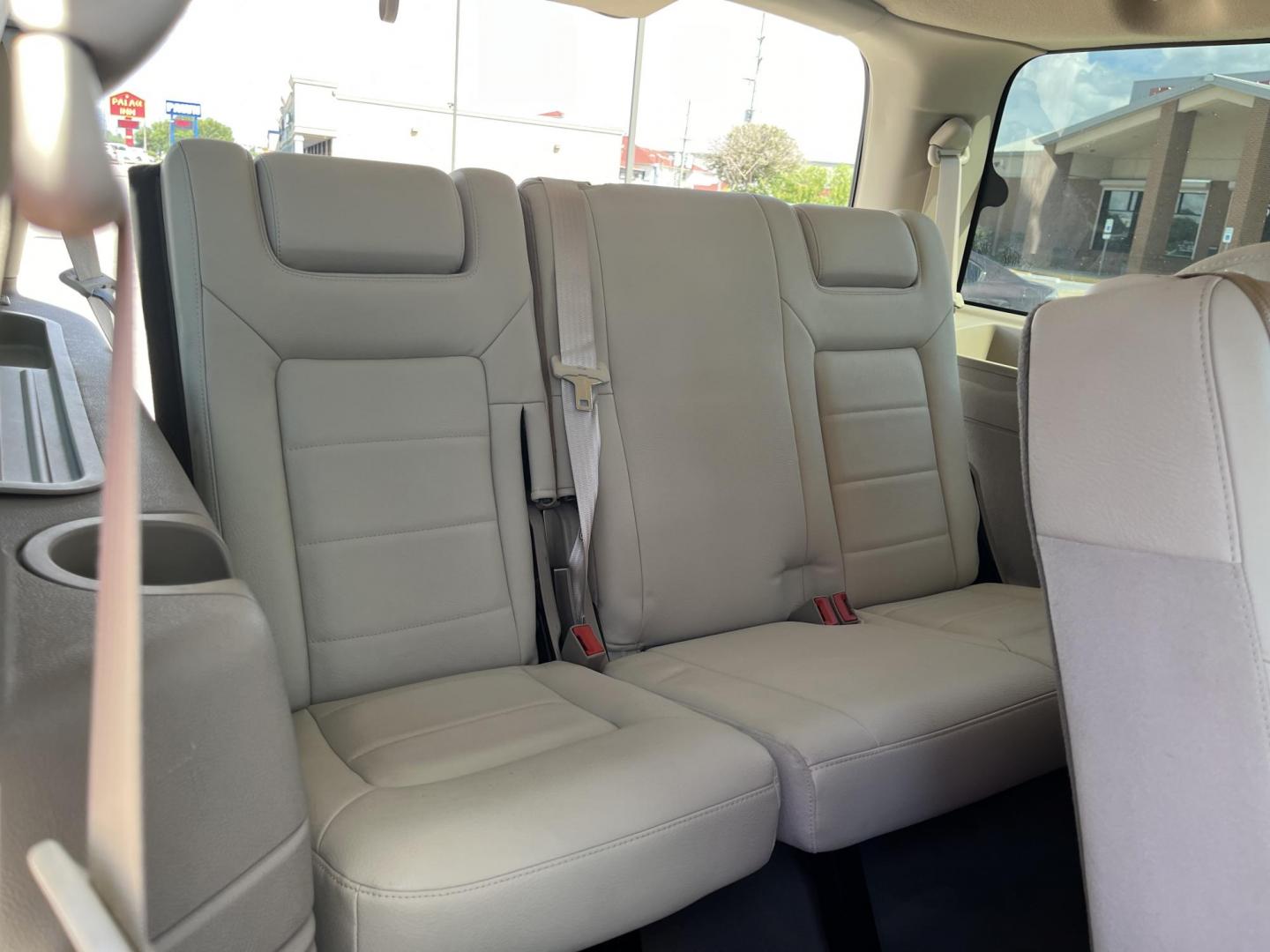 2003 Ford Expedition XLT Popular 4.6L 2WD (1FMRU15W73L) with an 4.6L V8 SOHC 16V engine, 4-Speed Automatic Overdrive transmission, located at 14700 Tomball Parkway 249, Houston, TX, 77086, (281) 444-2200, 29.928619, -95.504074 - Photo#13
