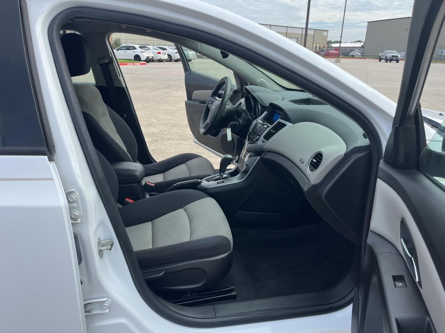 2014 Chevrolet Cruze LS Auto (1G1PA5SH5E7) with an 1.8L L4 DOHC 16V FFV engine, 6-Speed Automatic transmission, located at 14700 Tomball Parkway 249, Houston, TX, 77086, (281) 444-2200, 29.928619, -95.504074 - Photo#11