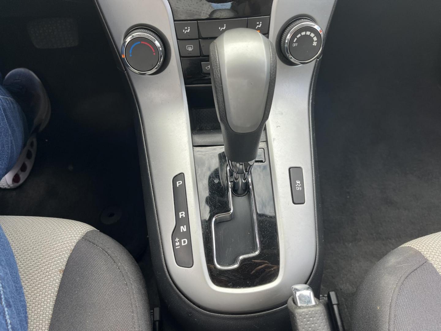 2014 Chevrolet Cruze LS Auto (1G1PA5SH5E7) with an 1.8L L4 DOHC 16V FFV engine, 6-Speed Automatic transmission, located at 14700 Tomball Parkway 249, Houston, TX, 77086, (281) 444-2200, 29.928619, -95.504074 - Photo#13