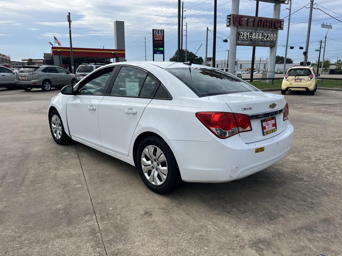 2014 Chevrolet Cruze LS Auto (1G1PA5SH5E7) with an 1.8L L4 DOHC 16V FFV engine, 6-Speed Automatic transmission, located at 14700 Tomball Parkway 249, Houston, TX, 77086, (281) 444-2200, 29.928619, -95.504074 - Photo#4