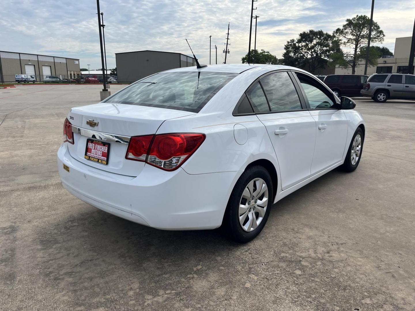 2014 Chevrolet Cruze LS Auto (1G1PA5SH5E7) with an 1.8L L4 DOHC 16V FFV engine, 6-Speed Automatic transmission, located at 14700 Tomball Parkway 249, Houston, TX, 77086, (281) 444-2200, 29.928619, -95.504074 - Photo#6