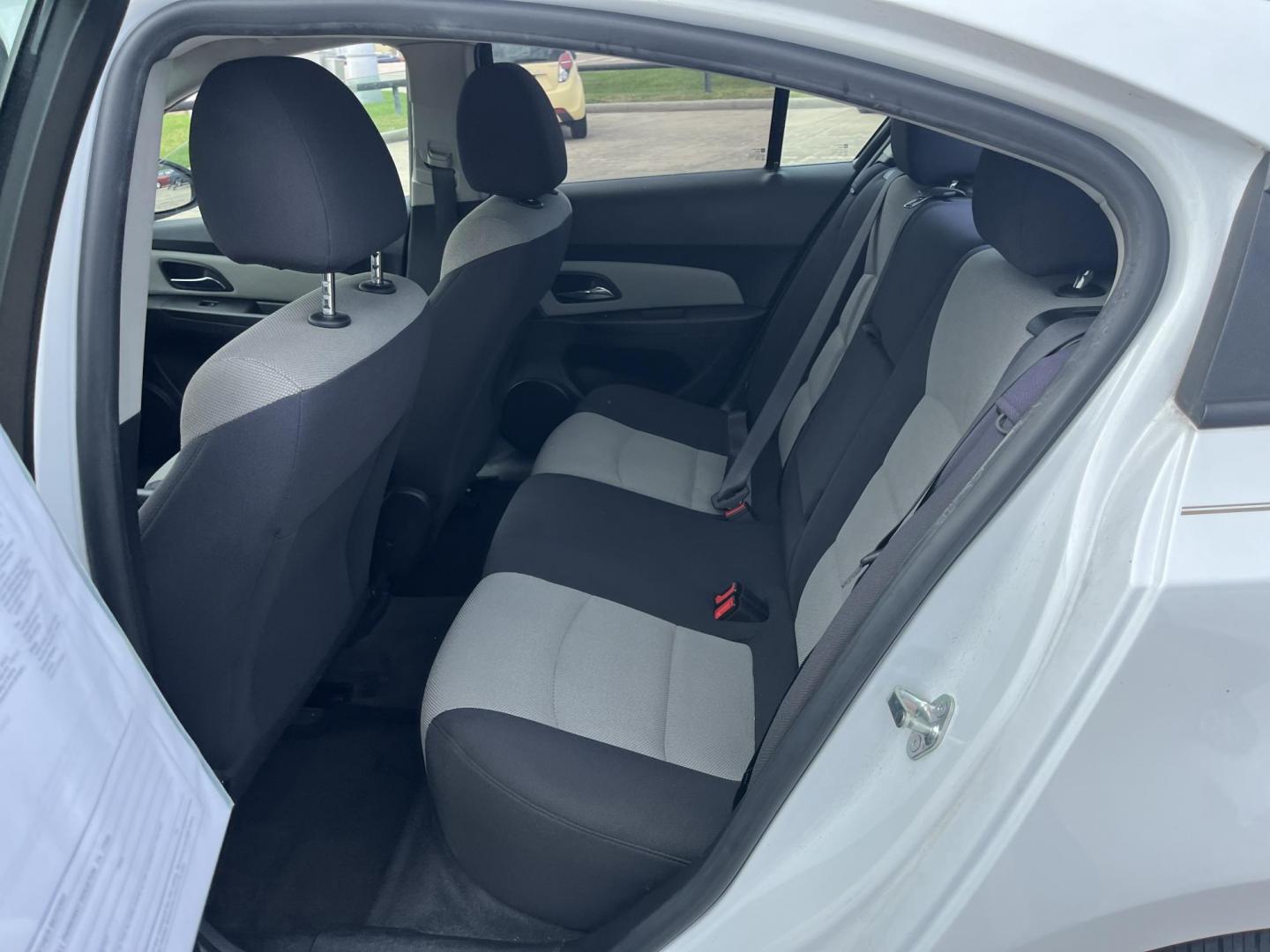 2014 Chevrolet Cruze LS Auto (1G1PA5SH5E7) with an 1.8L L4 DOHC 16V FFV engine, 6-Speed Automatic transmission, located at 14700 Tomball Parkway 249, Houston, TX, 77086, (281) 444-2200, 29.928619, -95.504074 - Photo#9
