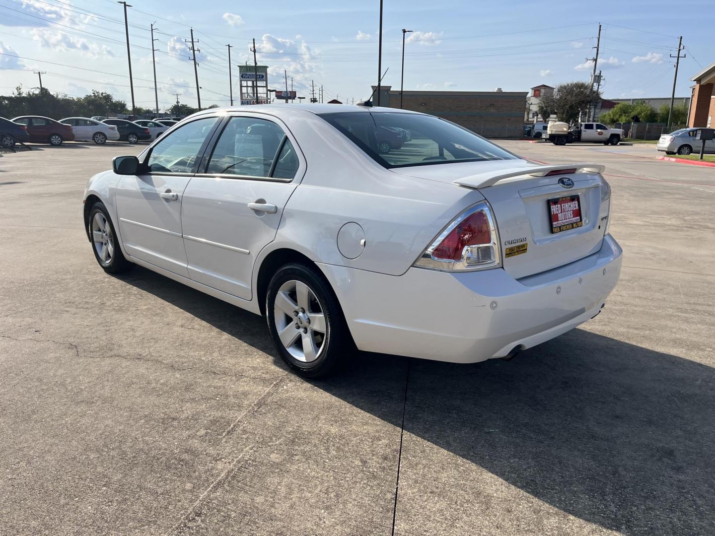 2009 Ford Fusion V6 SE (3FAHP07169R) with an 3.0L V6 DOHC 24V engine, AUTOMATIC transmission, located at 14700 Tomball Parkway 249, Houston, TX, 77086, (281) 444-2200, 29.928619, -95.504074 - Photo#4