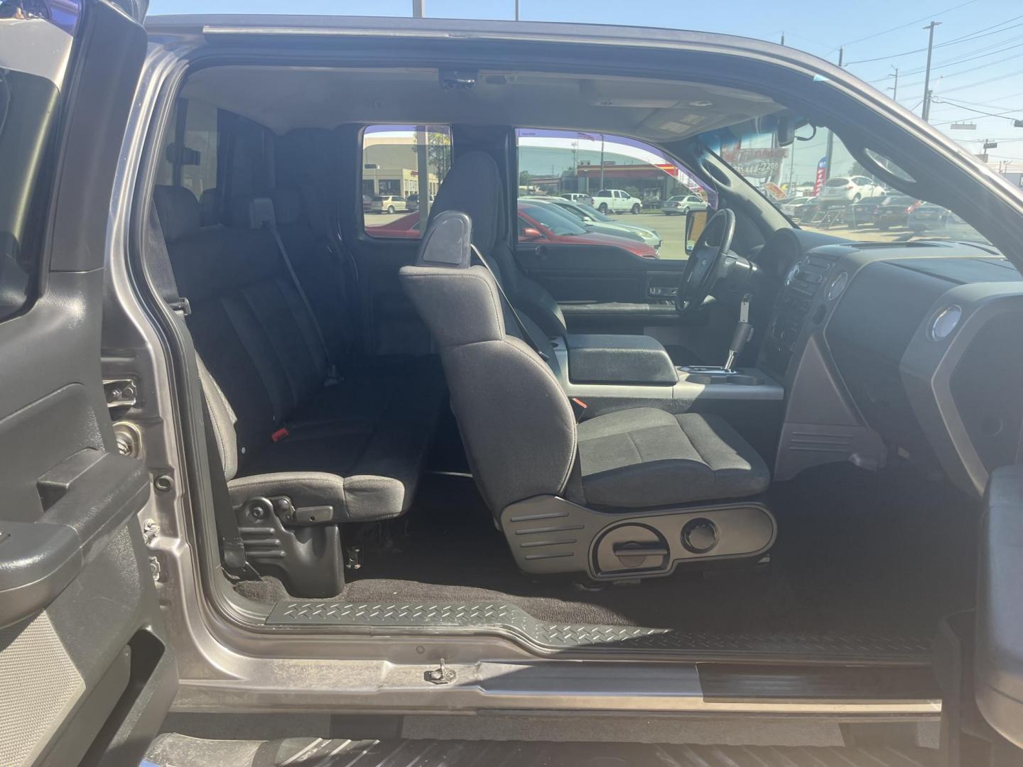 2008 Ford F-150 FX4 SuperCab (1FTPX14V78F) with an 5.4L V8 SOHC 24V FFV engine, 4-Speed Automatic Overdrive transmission, located at 14700 Tomball Parkway 249, Houston, TX, 77086, (281) 444-2200, 29.928619, -95.504074 - Photo#10