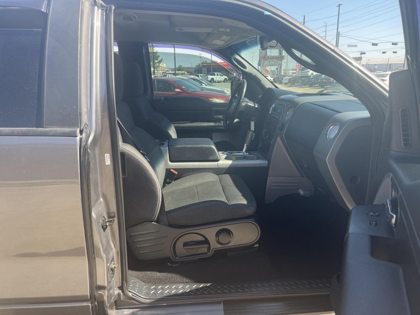 2008 Ford F-150 FX4 SuperCab (1FTPX14V78F) with an 5.4L V8 SOHC 24V FFV engine, 4-Speed Automatic Overdrive transmission, located at 14700 Tomball Parkway 249, Houston, TX, 77086, (281) 444-2200, 29.928619, -95.504074 - Photo#11