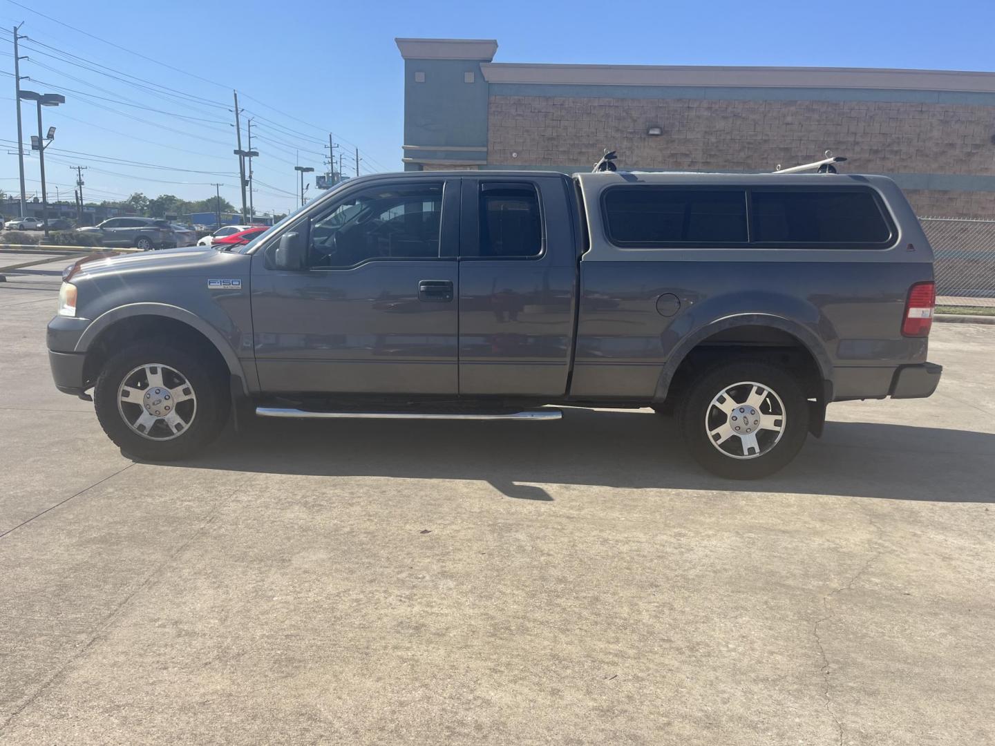 2008 Ford F-150 FX4 SuperCab (1FTPX14V78F) with an 5.4L V8 SOHC 24V FFV engine, 4-Speed Automatic Overdrive transmission, located at 14700 Tomball Parkway 249, Houston, TX, 77086, (281) 444-2200, 29.928619, -95.504074 - Photo#3