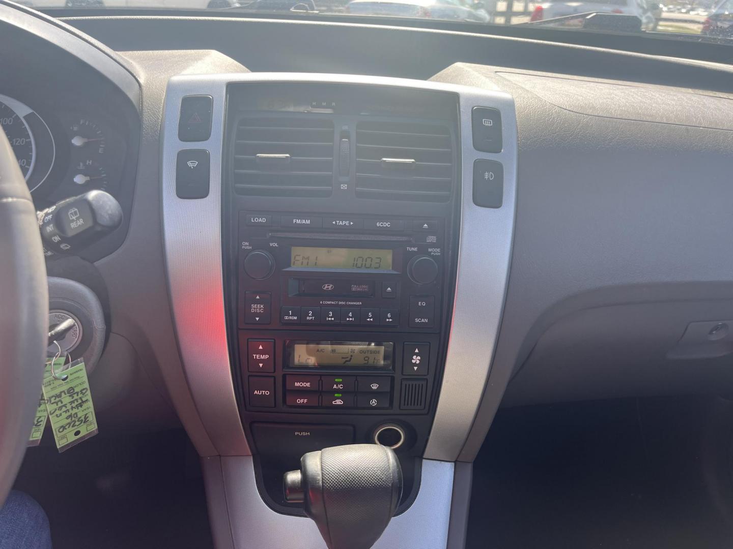 2006 Hyundai Tucson GLS 2.7 4WD (KM8JN72DX6U) with an 2.6L V6 DOHC 24V engine, 4-Speed Automatic Overdrive transmission, located at 14700 Tomball Parkway 249, Houston, TX, 77086, (281) 444-2200, 29.928619, -95.504074 - Photo#16