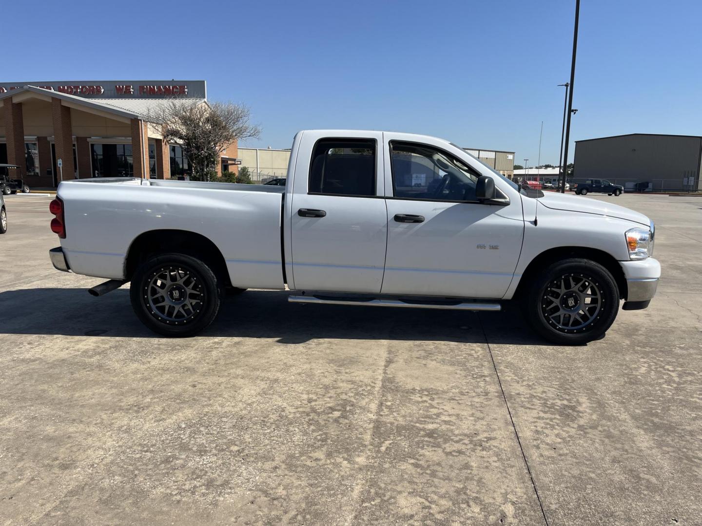 2007 Dodge Ram 1500 Laramie Quad Cab 2WD (1D7HA18P77S) with an 4.7L V8 SOHC 16V FFV engine, Automatic Overdrive transmission, located at 14700 Tomball Parkway 249, Houston, TX, 77086, (281) 444-2200, 29.928619, -95.504074 - Photo#8