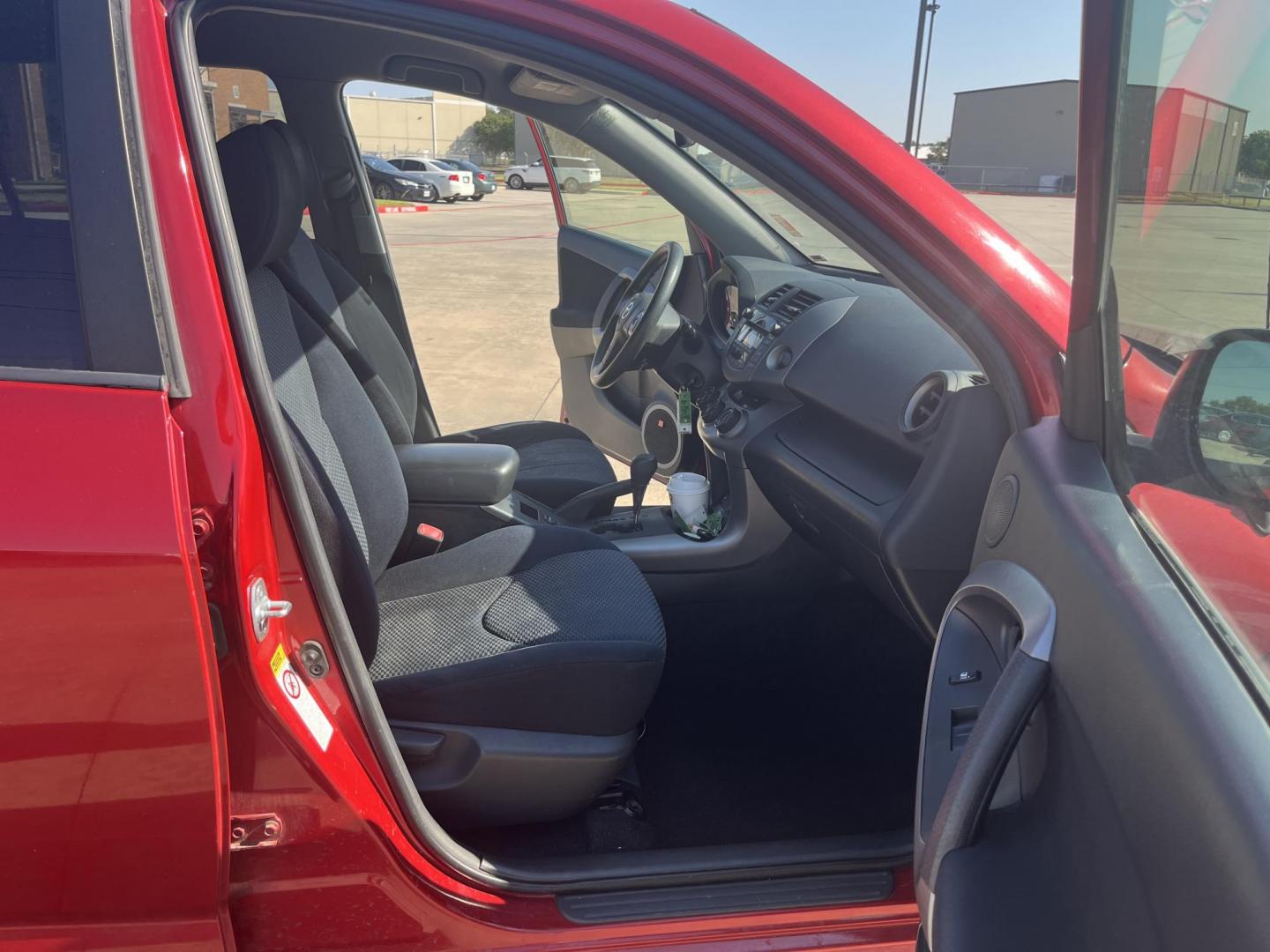 2007 red /gray Toyota RAV4 Sport V6 4WD (JTMBK32VX76) with an 3.5L V6 DOHC 24V engine, 5-Speed Automatic Overdrive transmission, located at 14700 Tomball Parkway 249, Houston, TX, 77086, (281) 444-2200, 29.928619, -95.504074 - Photo#9