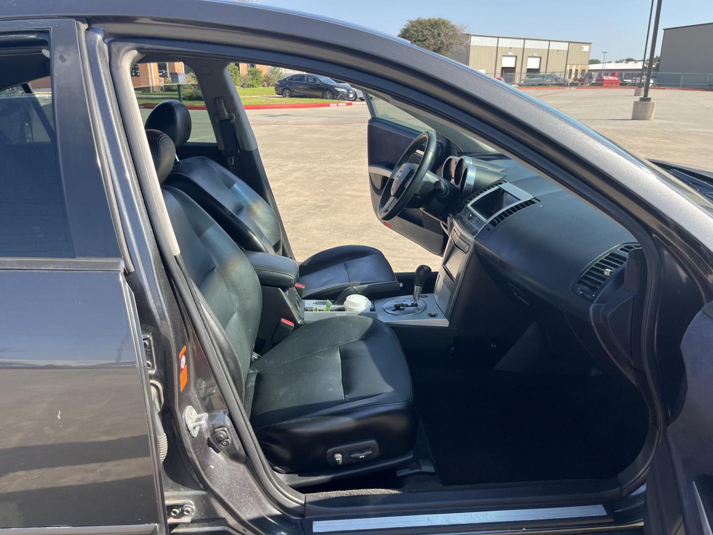 2006 GRAY /black Nissan Maxima SE (1N4BA41E86C) with an 3.5L V6 DOHC 24V engine, Automatic Overdrive transmission, located at 14700 Tomball Parkway 249, Houston, TX, 77086, (281) 444-2200, 29.928619, -95.504074 - Photo#11