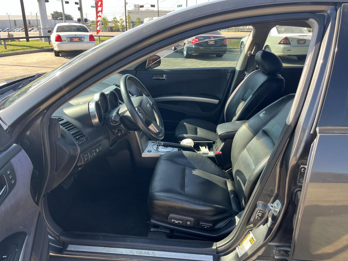 2006 GRAY /black Nissan Maxima SE (1N4BA41E86C) with an 3.5L V6 DOHC 24V engine, Automatic Overdrive transmission, located at 14700 Tomball Parkway 249, Houston, TX, 77086, (281) 444-2200, 29.928619, -95.504074 - Photo#8