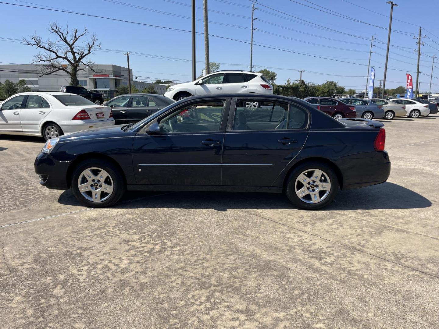 2007 Chevrolet Malibu LT2 (1G1ZT57N27F) with an 3.5L V6 OHV 12V engine, 4-Speed Automatic transmission, located at 14700 Tomball Parkway 249, Houston, TX, 77086, (281) 444-2200, 29.928619, -95.504074 - Photo#3