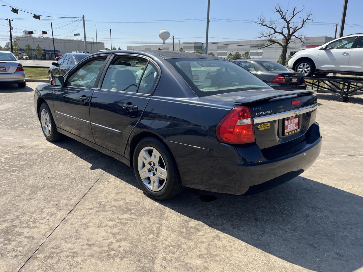 2007 Chevrolet Malibu LT2 (1G1ZT57N27F) with an 3.5L V6 OHV 12V engine, 4-Speed Automatic transmission, located at 14700 Tomball Parkway 249, Houston, TX, 77086, (281) 444-2200, 29.928619, -95.504074 - Photo#5