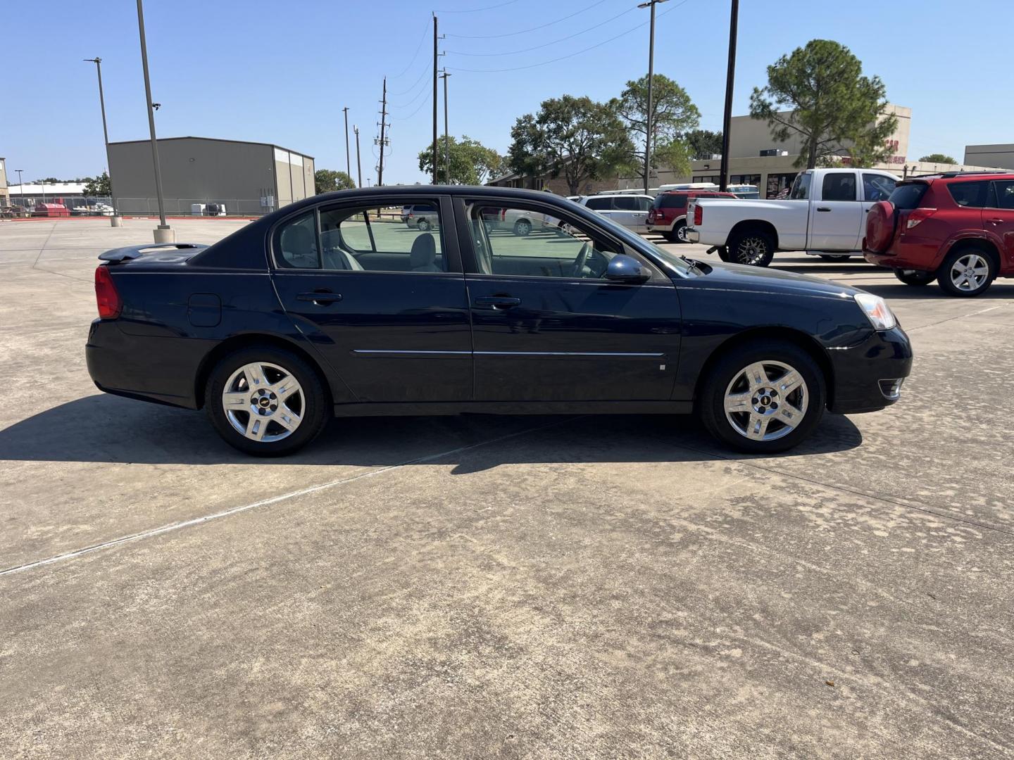 2007 Chevrolet Malibu LT2 (1G1ZT57N27F) with an 3.5L V6 OHV 12V engine, 4-Speed Automatic transmission, located at 14700 Tomball Parkway 249, Houston, TX, 77086, (281) 444-2200, 29.928619, -95.504074 - Photo#8