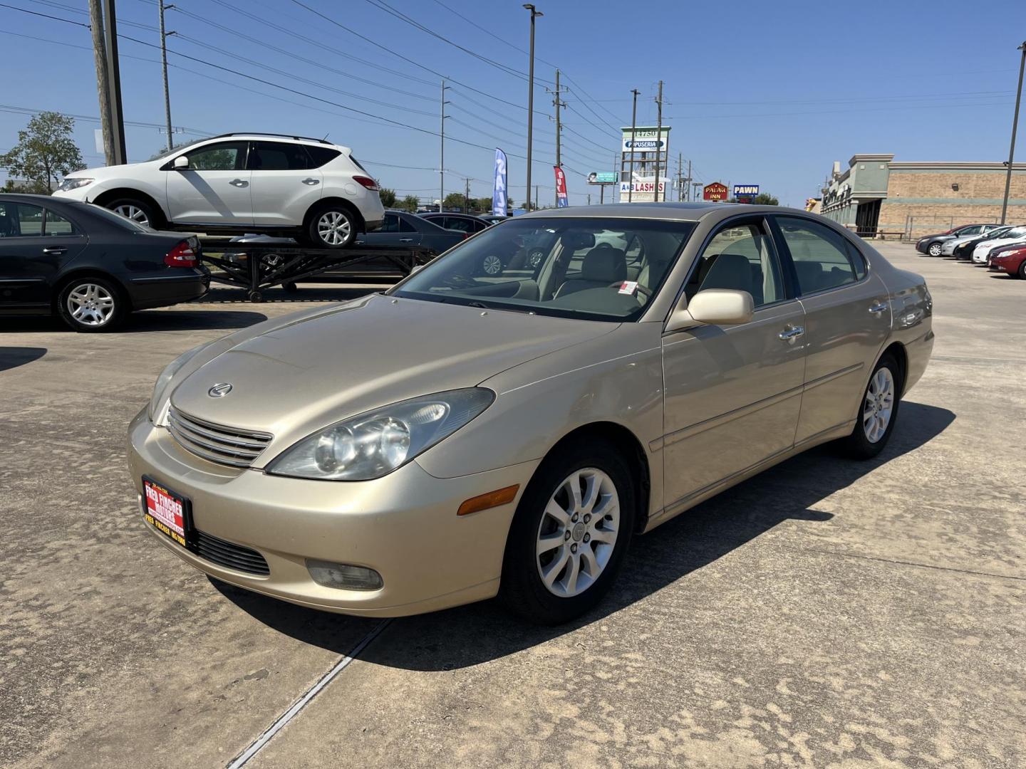 2002 GOLD /TAN Lexus ES 300 Sedan (JTHBF30G920) with an 3.0L V6 DOHC 24V engine, 5-Speed Automatic Overdrive transmission, located at 14700 Tomball Parkway 249, Houston, TX, 77086, (281) 444-2200, 29.928619, -95.504074 - Photo#1