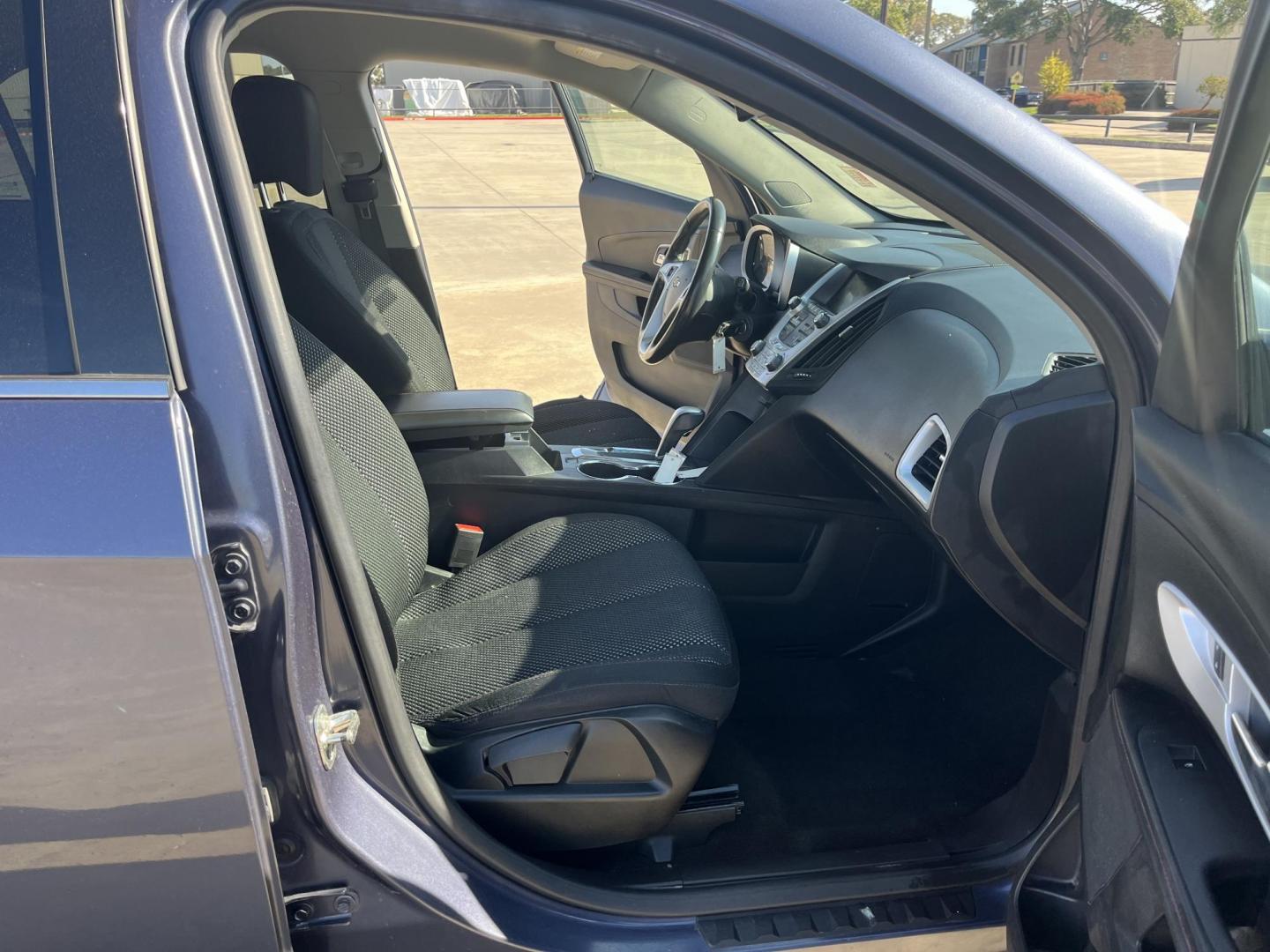 2014 blue /black Chevrolet Equinox 1LT 2WD (2GNALBEK7E6) with an 2.4L L4 DOHC 16V engine, 6-Speed Automatic transmission, located at 14700 Tomball Parkway 249, Houston, TX, 77086, (281) 444-2200, 29.928619, -95.504074 - Photo#10