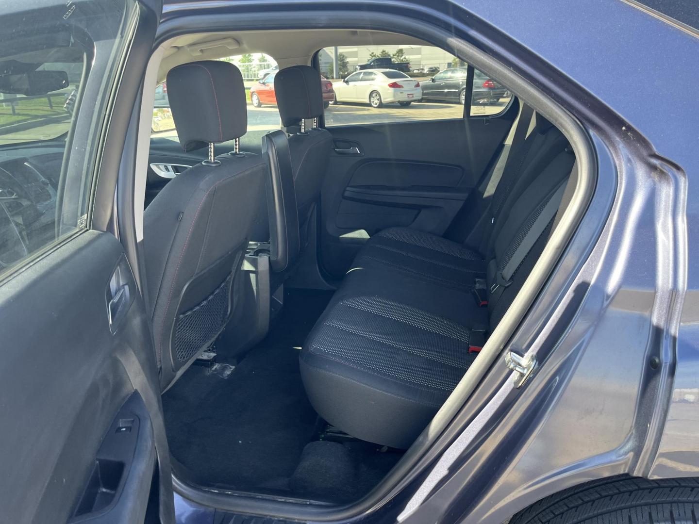 2014 blue /black Chevrolet Equinox 1LT 2WD (2GNALBEK7E6) with an 2.4L L4 DOHC 16V engine, 6-Speed Automatic transmission, located at 14700 Tomball Parkway 249, Houston, TX, 77086, (281) 444-2200, 29.928619, -95.504074 - Photo#8