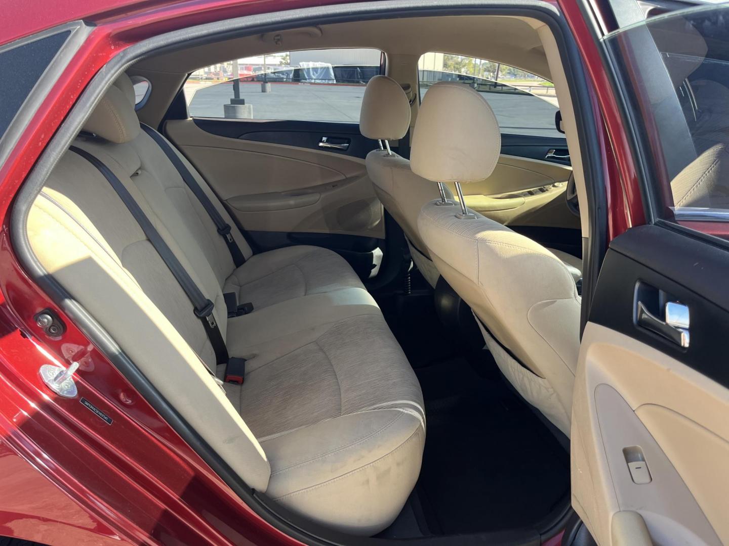 2014 red /TAN Hyundai Sonata GLS (5NPEB4AC5EH) with an 2.4L L4 DOHC 16V engine, 6-Speed Automatic transmission, located at 14700 Tomball Parkway 249, Houston, TX, 77086, (281) 444-2200, 29.928619, -95.504074 - Photo#11