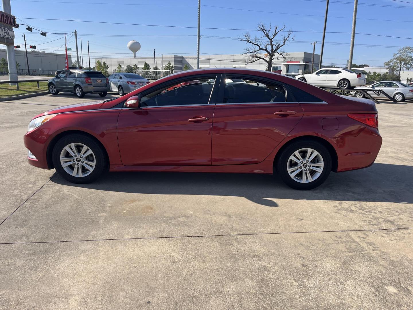 2014 red /TAN Hyundai Sonata GLS (5NPEB4AC5EH) with an 2.4L L4 DOHC 16V engine, 6-Speed Automatic transmission, located at 14700 Tomball Parkway 249, Houston, TX, 77086, (281) 444-2200, 29.928619, -95.504074 - Photo#3