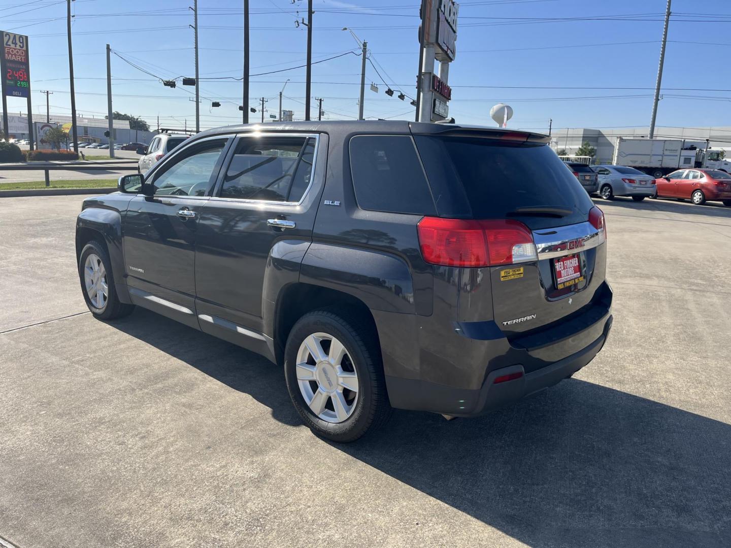 2013 black /black GMC Terrain SLE1 FWD (2GKALMEK4D6) with an 2.4L L4 DOHC 16V FFV engine, 6-Speed Automatic transmission, located at 14700 Tomball Parkway 249, Houston, TX, 77086, (281) 444-2200, 29.928619, -95.504074 - Photo#4