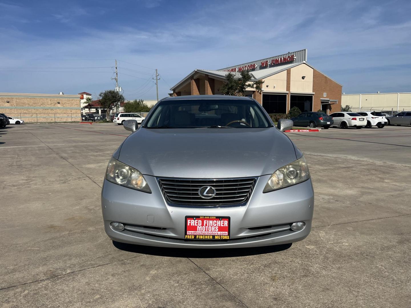 2009 silver /gray Lexus ES 350 Sedan (JTHBJ46G692) with an 3.5L V6 DOHC 24V engine, 6-Speed Automatic Overdrive transmission, located at 14700 Tomball Parkway 249, Houston, TX, 77086, (281) 444-2200, 29.928619, -95.504074 - Photo#1