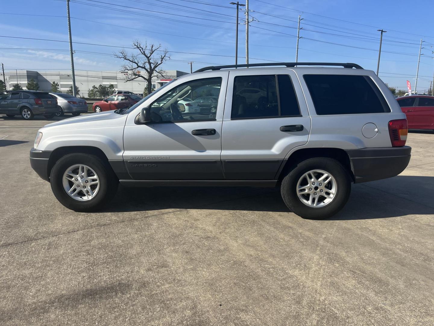 2004 silver /black Jeep Grand Cherokee Columbia Edition 2WD (1J4GX48S24C) with an 4.0L L6 OHV 12V engine, Automatic Overdrive transmission, located at 14700 Tomball Parkway 249, Houston, TX, 77086, (281) 444-2200, 29.928619, -95.504074 - Photo#1