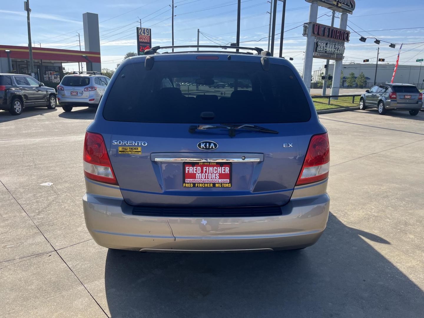 2006 blue /gray Kia Sorento EX 4WD (KNDJC733065) with an 3.5L V6 DOHC 16V engine, 5-Speed Automatic Overdrive transmission, located at 14700 Tomball Parkway 249, Houston, TX, 77086, (281) 444-2200, 29.928619, -95.504074 - Photo#4
