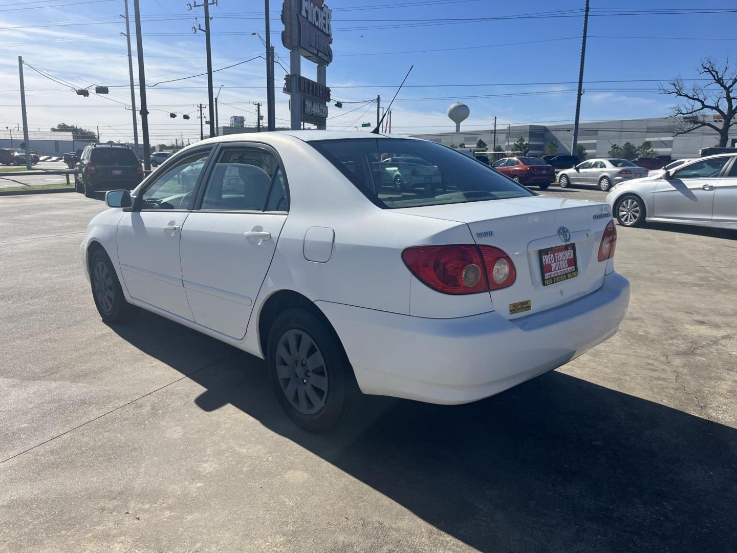 2006 white /TAN Toyota Corolla CE (2T1BR32E26C) with an 1.8L L4 DOHC 16V engine, Automatic Overdrive transmission, located at 14700 Tomball Parkway 249, Houston, TX, 77086, (281) 444-2200, 29.928619, -95.504074 - Photo#4