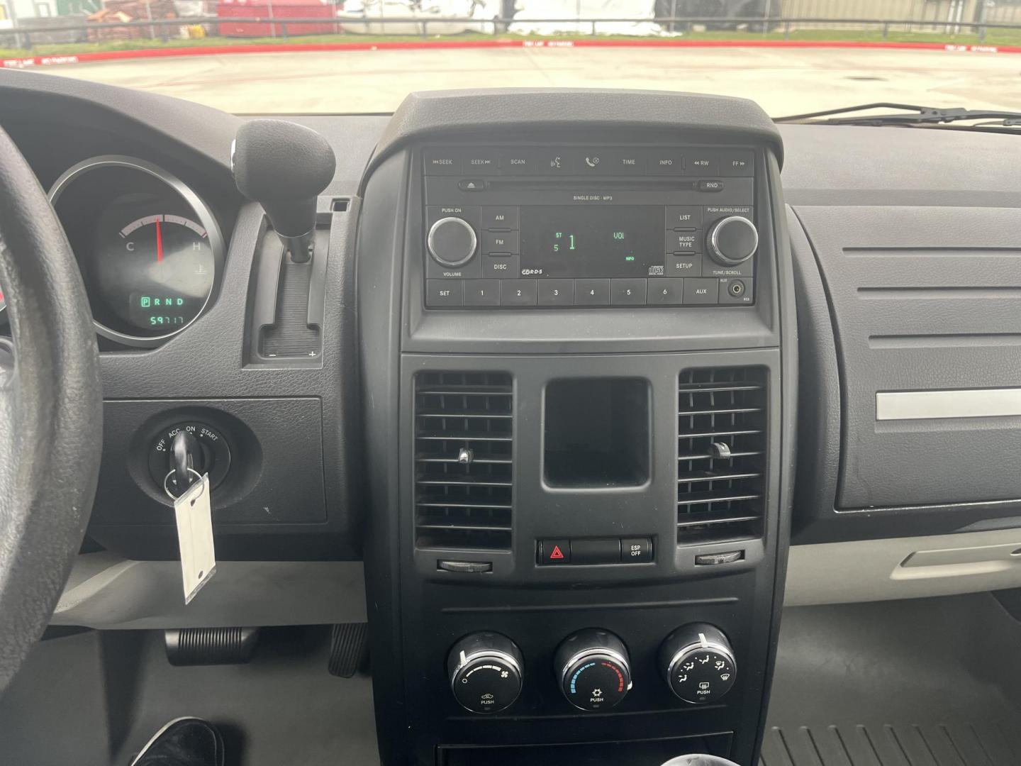 2008 white /black Dodge Grand Caravan SE (1D8HN44H38B) with an 3.3L V6 OHV 12V engine, 4-Speed Automatic Overdrive transmission, located at 14700 Tomball Parkway 249, Houston, TX, 77086, (281) 444-2200, 29.928619, -95.504074 - Photo#13