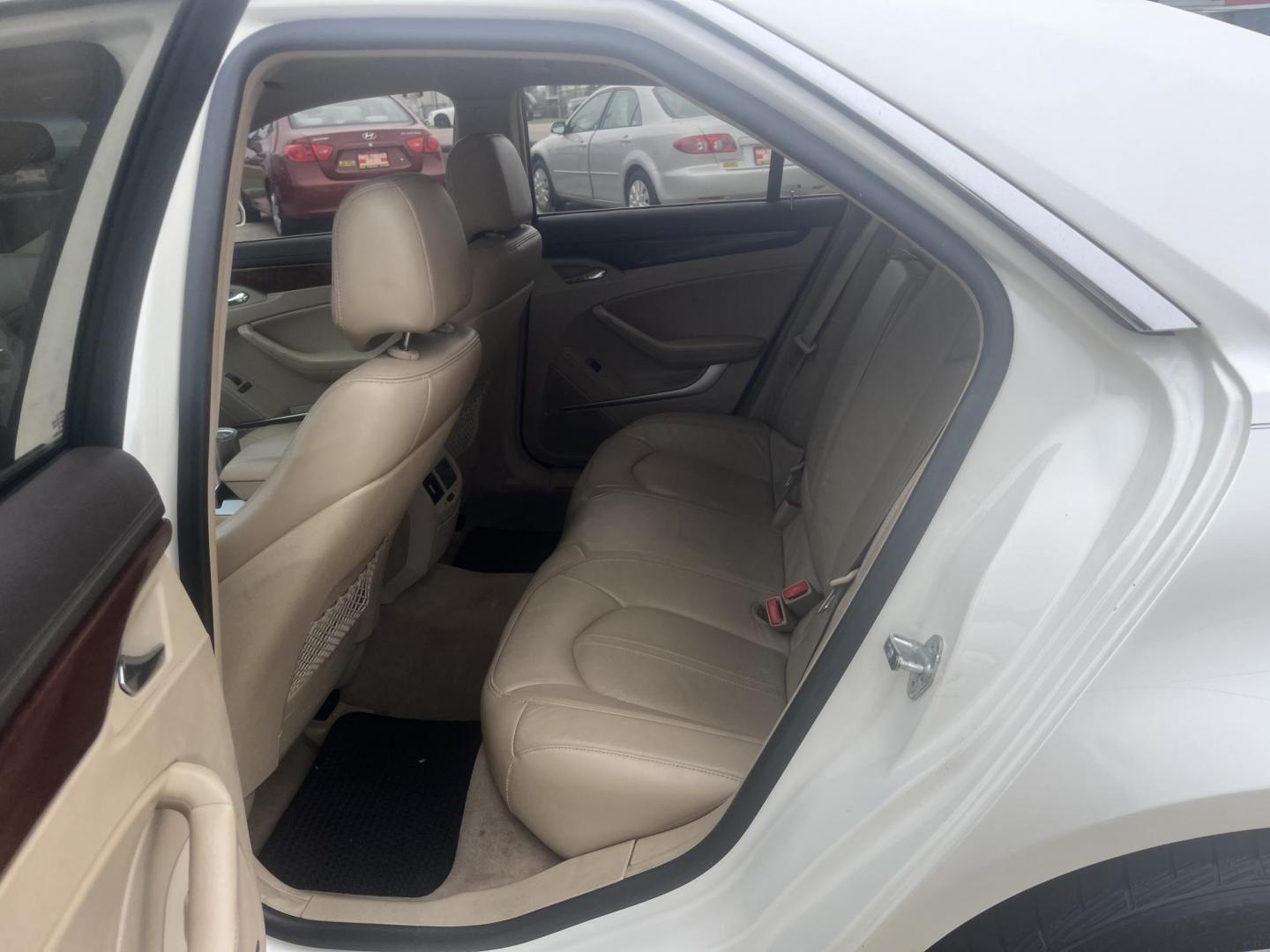 2010 white /TAN Cadillac CTS 3.6L Premium w/Navi (1G6DP5EV9A0) with an 3.6L V6 DOHC 24V engine, Automatic Overdrive transmission, located at 14700 Tomball Parkway 249, Houston, TX, 77086, (281) 444-2200, 29.928619, -95.504074 - Photo#8