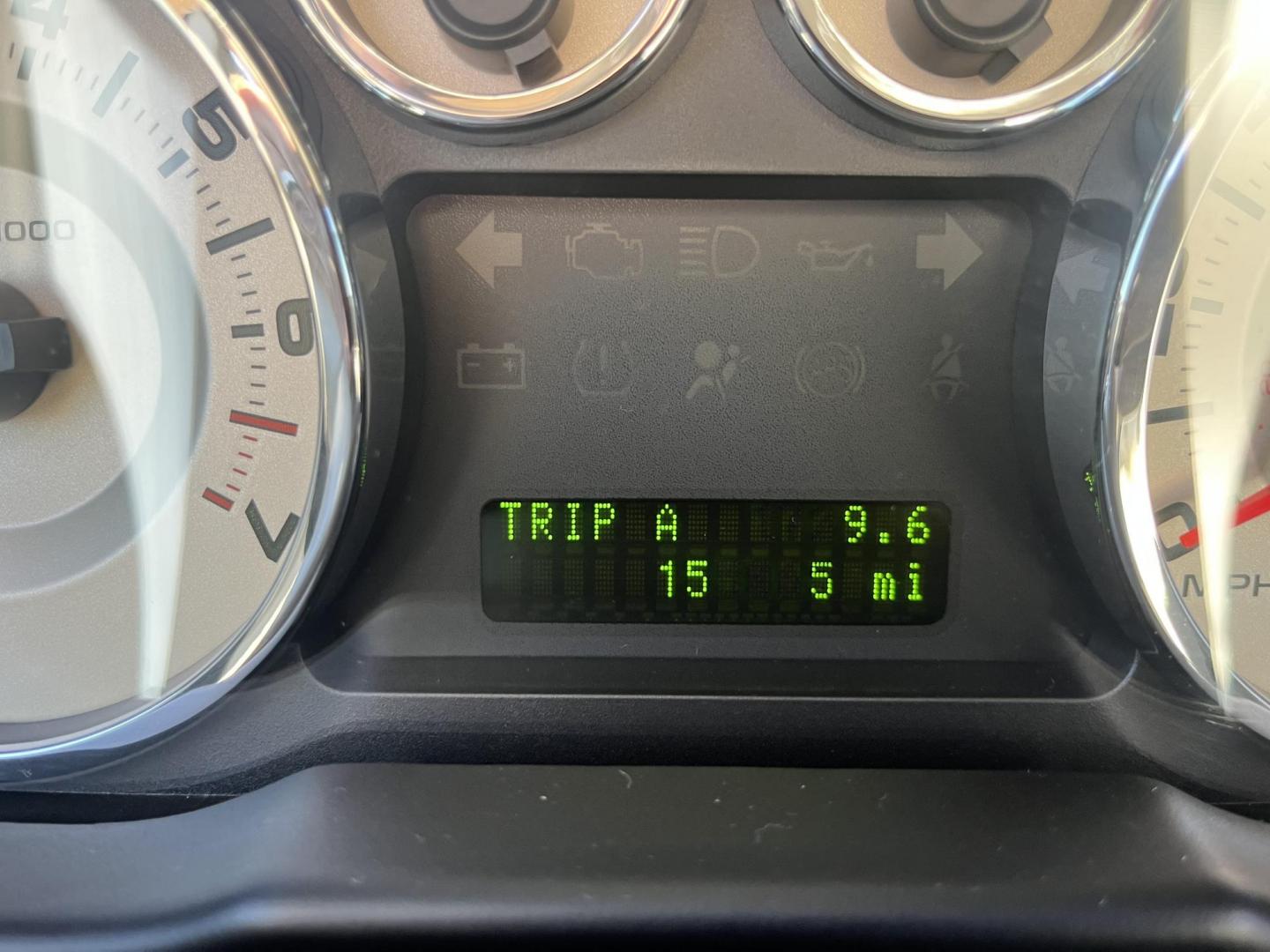 2010 red /black Ford Edge SEL FWD (2FMDK3JC3AB) with an 3.5L V6 DOHC 24V engine, 6-Speed Automatic transmission, located at 14700 Tomball Parkway 249, Houston, TX, 77086, (281) 444-2200, 29.928619, -95.504074 - Photo#18