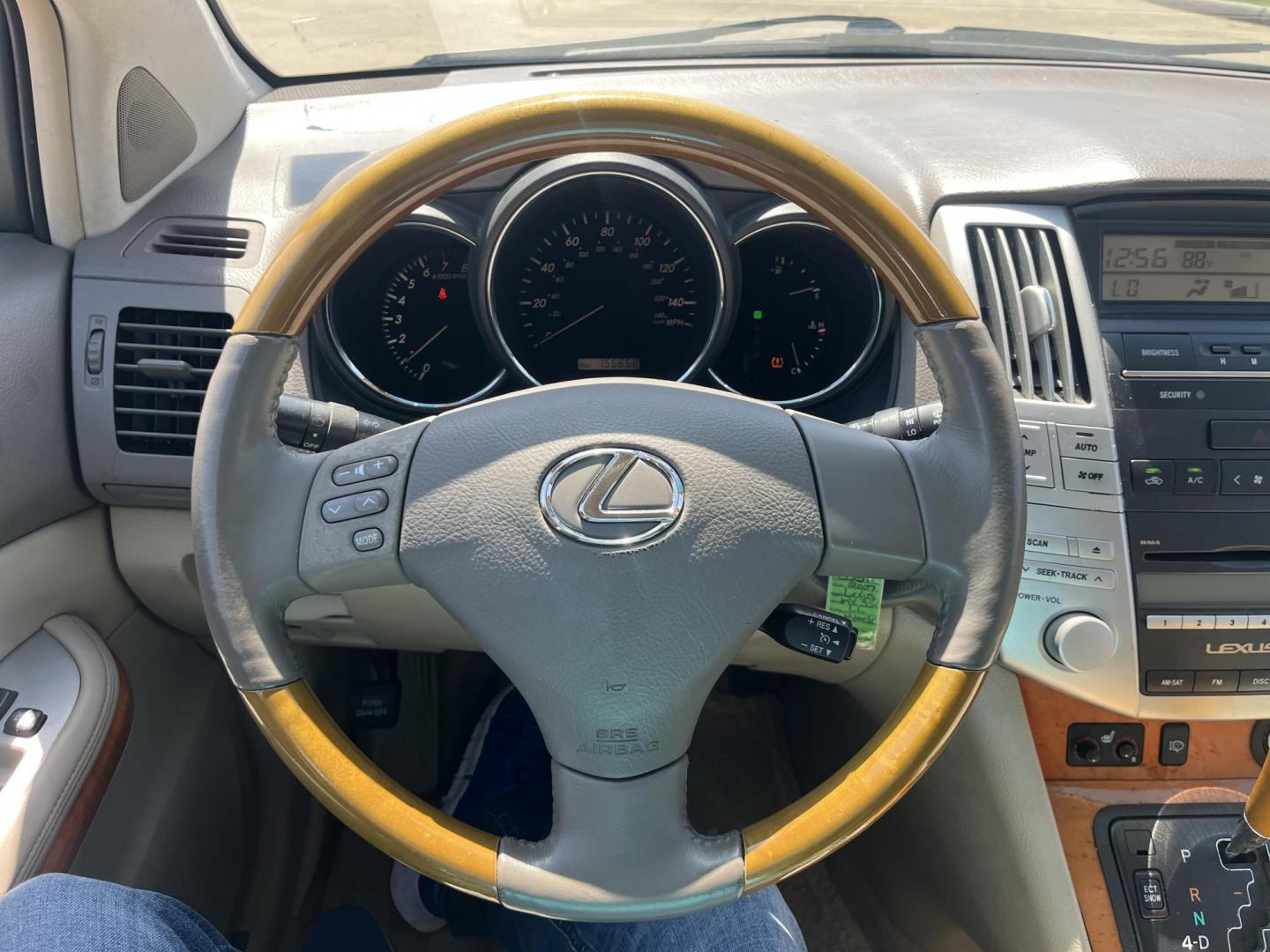 2007 black /gray Lexus RX 350 FWD (2T2GK31U27C) with an 3.5L V6 DOHC 24V engine, 5-Speed Automatic Overdrive transmission, located at 14700 Tomball Parkway 249, Houston, TX, 77086, (281) 444-2200, 29.928619, -95.504074 - Photo#16