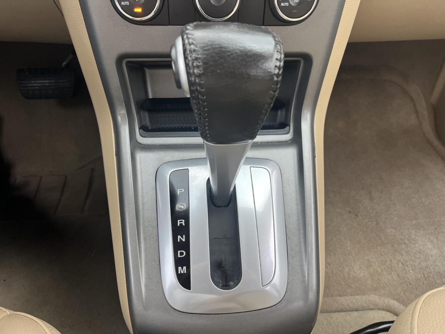 2008 orange /gray Saturn VUE FWD 4-Cylinder XE (3GSCL33P08S) with an 2.4L L4 DOHC 16V engine, 4-Speed Automatic Overdrive transmission, located at 14700 Tomball Parkway 249, Houston, TX, 77086, (281) 444-2200, 29.928619, -95.504074 - Photo#13