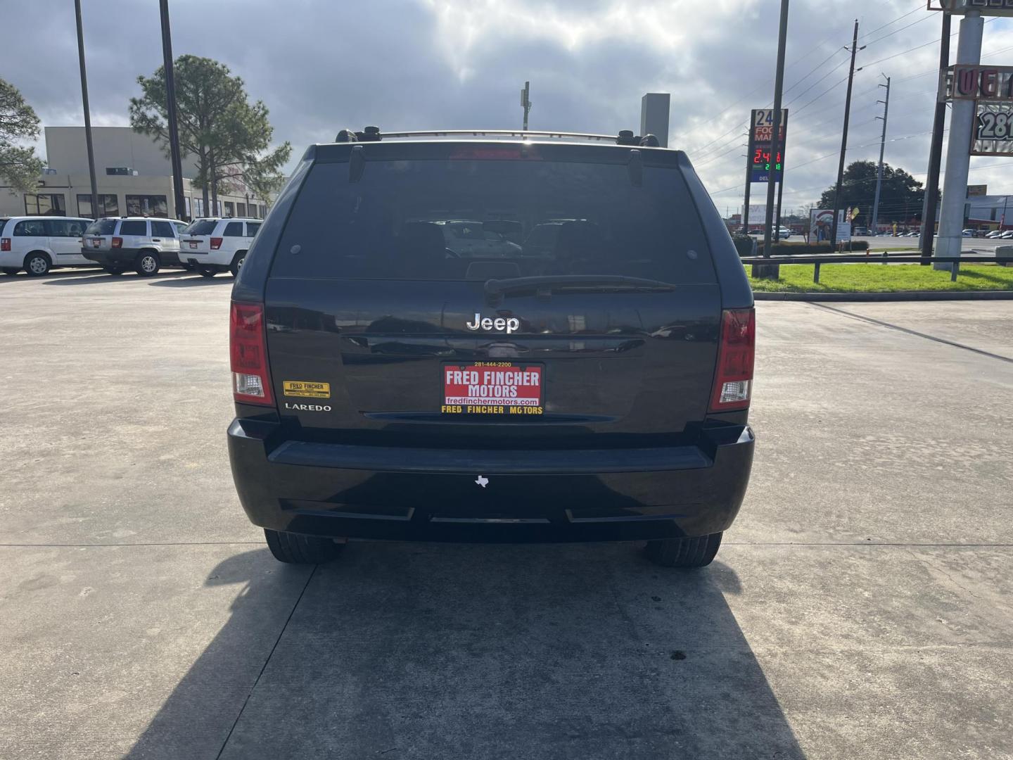 2006 black /black Jeep Grand Cherokee Laredo 2WD (1J4HS48N56C) with an 4.7L V8 SOHC 16V engine, 5-Speed Automatic Overdrive transmission, located at 14700 Tomball Parkway 249, Houston, TX, 77086, (281) 444-2200, 29.928619, -95.504074 - Photo#6