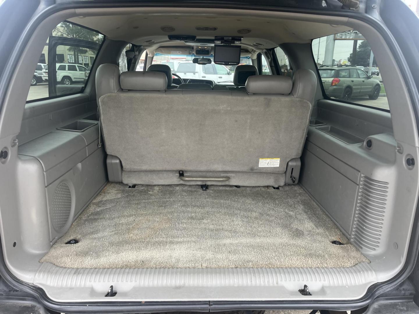 2003 GRAY /gray Chevrolet Suburban 1500 2WD (3GNEC16Z03G) with an 5.3L V8 OHV 16V FFV engine, 4-Speed Automatic Overdrive transmission, located at 14700 Tomball Parkway 249, Houston, TX, 77086, (281) 444-2200, 29.928619, -95.504074 - Photo#12
