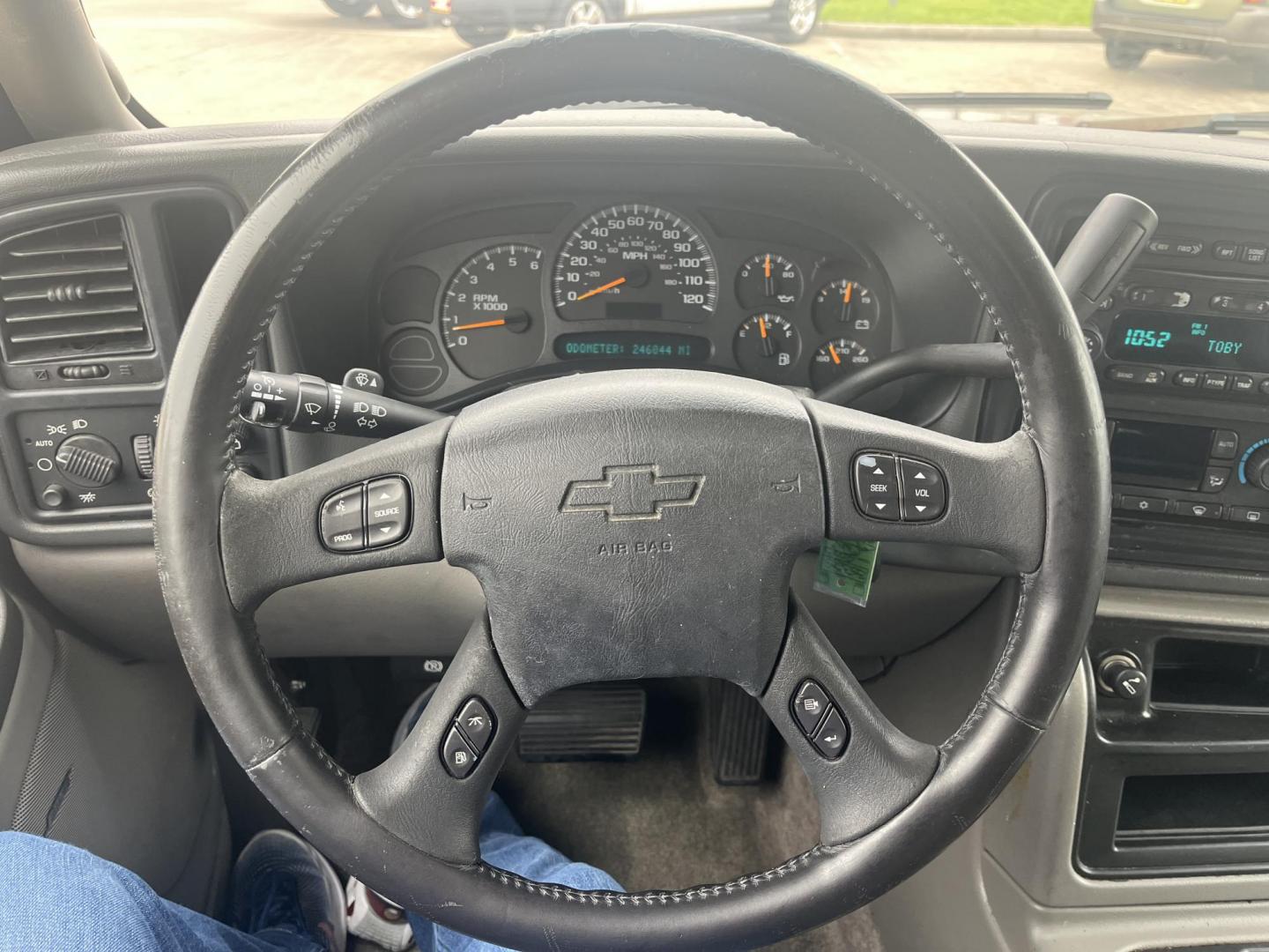 2003 GRAY /gray Chevrolet Suburban 1500 2WD (3GNEC16Z03G) with an 5.3L V8 OHV 16V FFV engine, 4-Speed Automatic Overdrive transmission, located at 14700 Tomball Parkway 249, Houston, TX, 77086, (281) 444-2200, 29.928619, -95.504074 - Photo#16