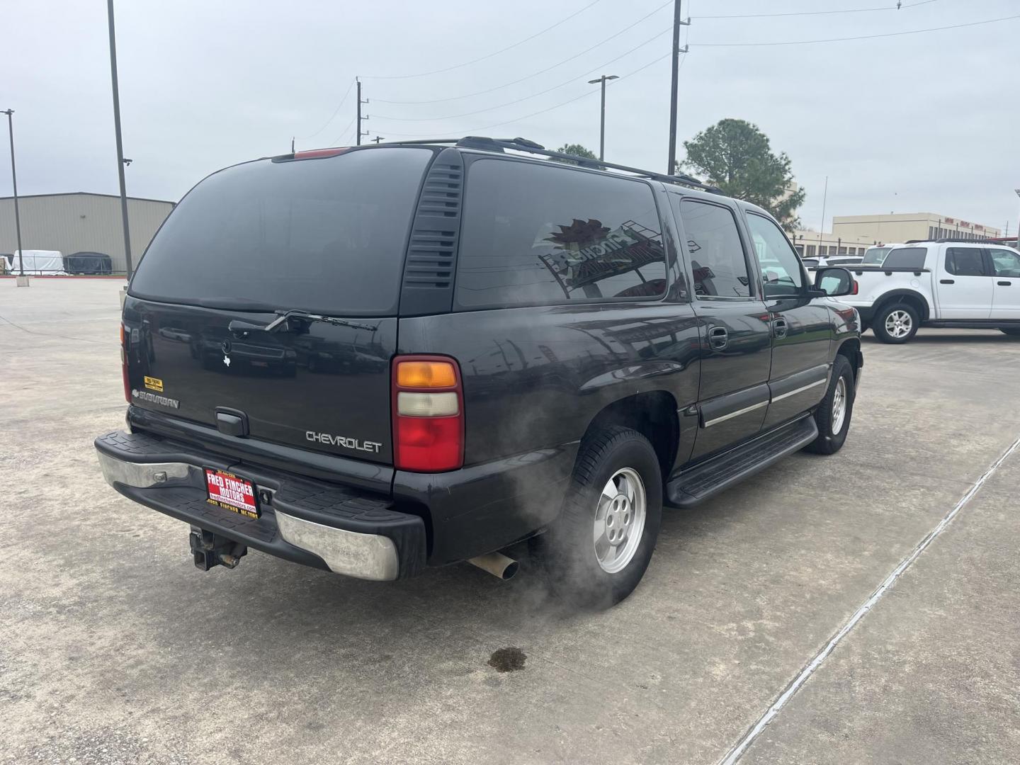 2003 GRAY /gray Chevrolet Suburban 1500 2WD (3GNEC16Z03G) with an 5.3L V8 OHV 16V FFV engine, 4-Speed Automatic Overdrive transmission, located at 14700 Tomball Parkway 249, Houston, TX, 77086, (281) 444-2200, 29.928619, -95.504074 - Photo#5