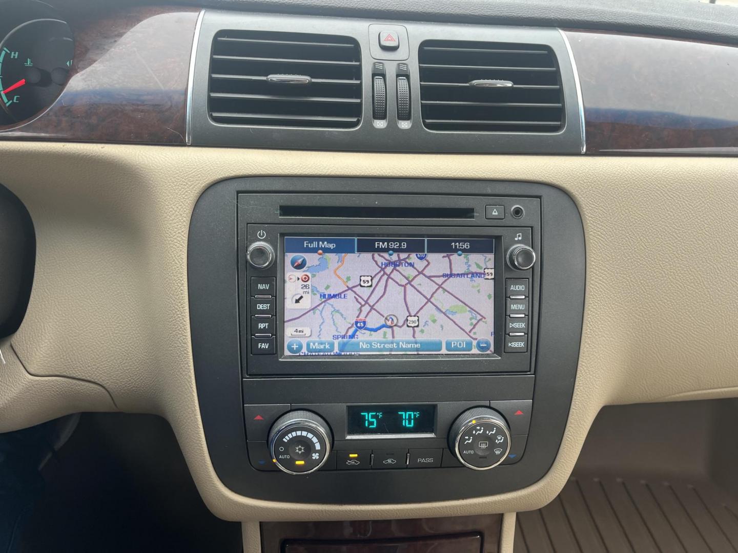 2011 white /TAN Buick Lucerne CXL Premium (1G4HJ5EMXBU) with an 3.9L V6 OHV 12V engine, 4-Speed Automatic transmission, located at 14700 Tomball Parkway 249, Houston, TX, 77086, (281) 444-2200, 29.928619, -95.504074 - Photo#13