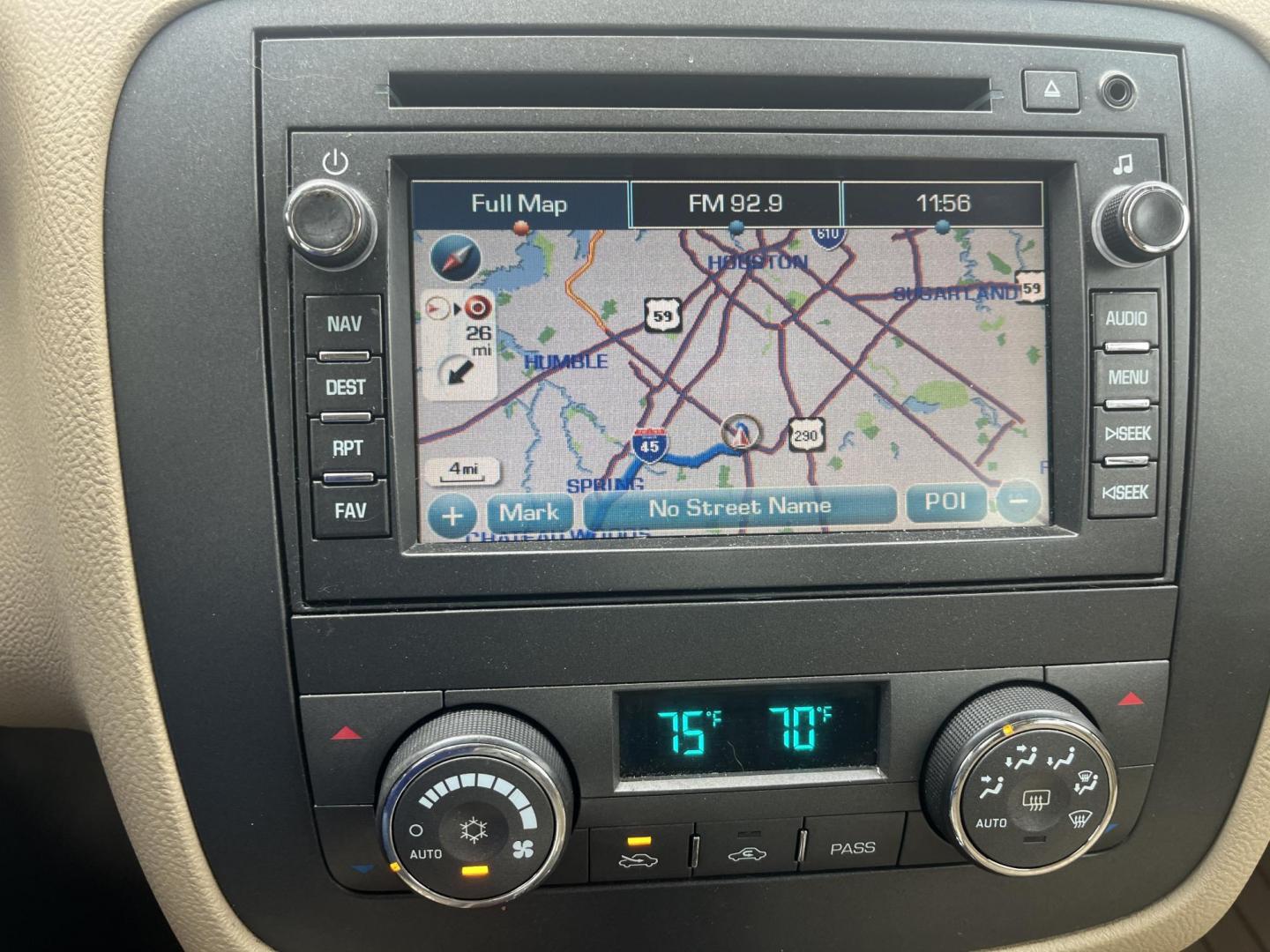 2011 white /TAN Buick Lucerne CXL Premium (1G4HJ5EMXBU) with an 3.9L V6 OHV 12V engine, 4-Speed Automatic transmission, located at 14700 Tomball Parkway 249, Houston, TX, 77086, (281) 444-2200, 29.928619, -95.504074 - Photo#16