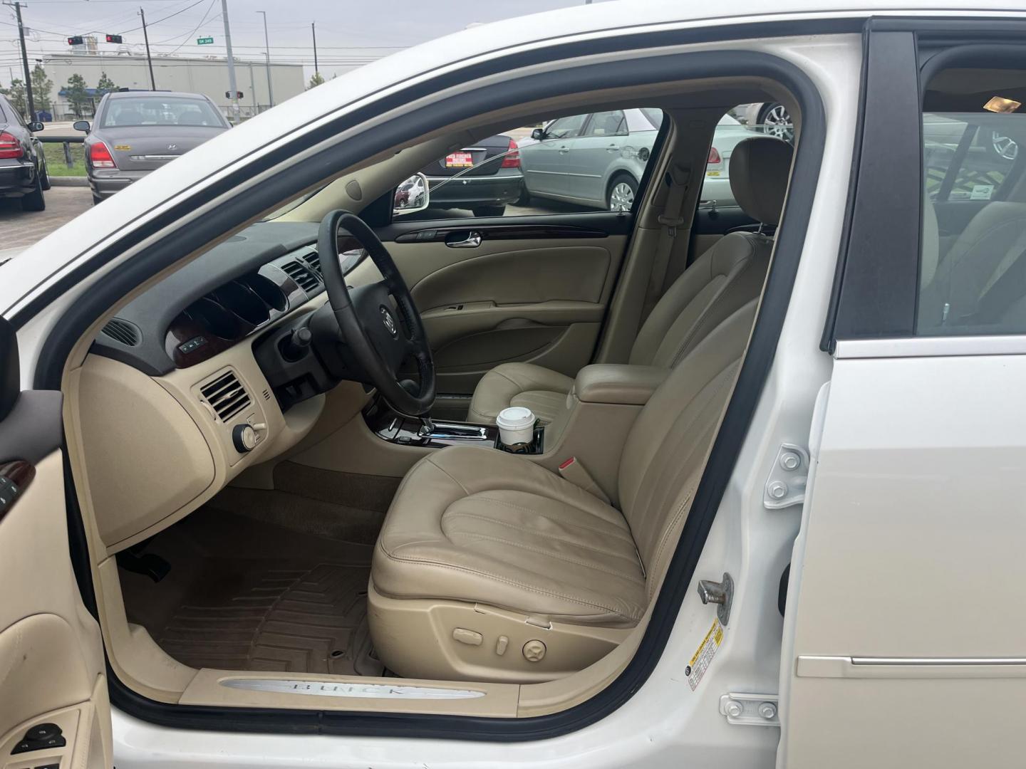 2011 white /TAN Buick Lucerne CXL Premium (1G4HJ5EMXBU) with an 3.9L V6 OHV 12V engine, 4-Speed Automatic transmission, located at 14700 Tomball Parkway 249, Houston, TX, 77086, (281) 444-2200, 29.928619, -95.504074 - Photo#8