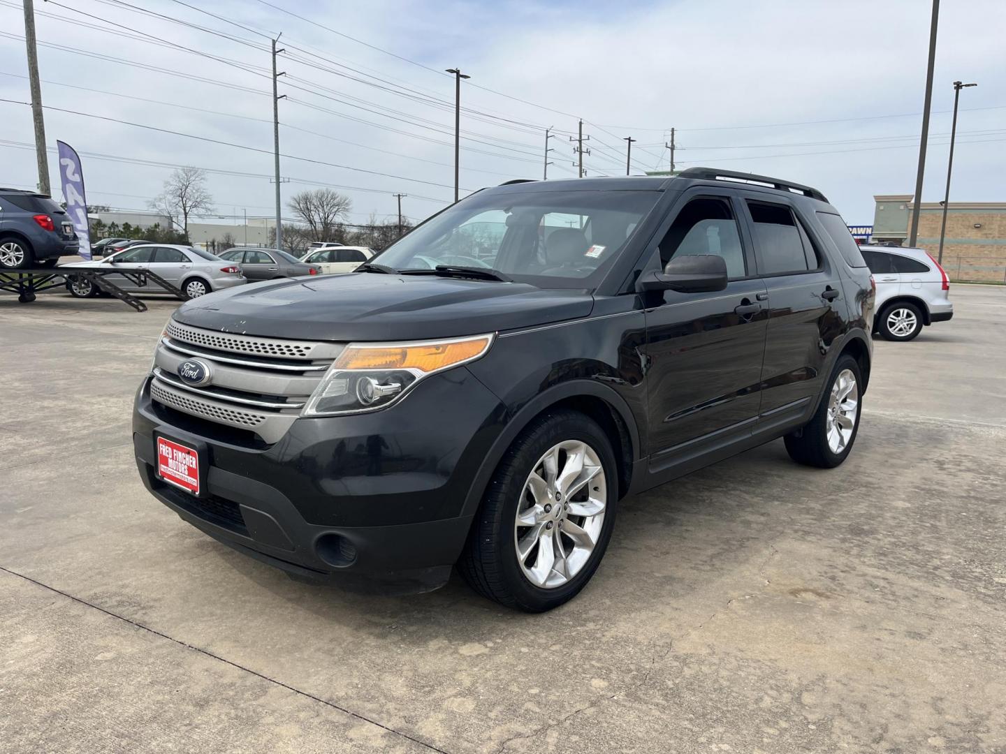 2013 black /gray Ford Explorer Base FWD (1FM5K7B82DG) with an 3.5L V6 DOHC 24V engine, 6-Speed Automatic transmission, located at 14700 Tomball Parkway 249, Houston, TX, 77086, (281) 444-2200, 29.928619, -95.504074 - Photo#1