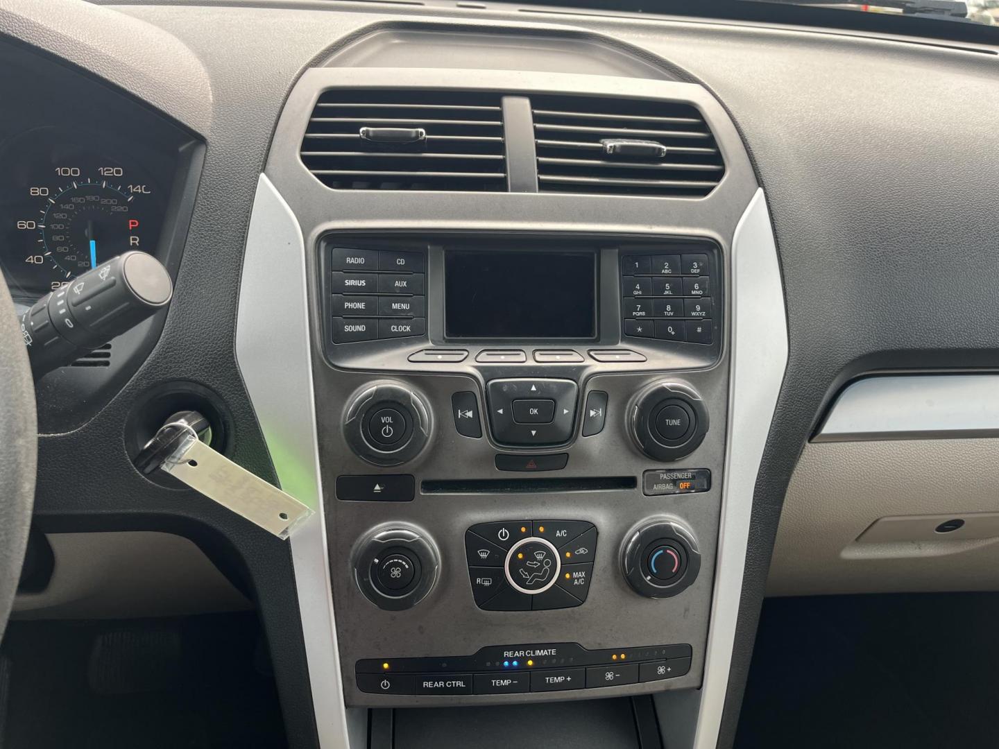 2013 black /gray Ford Explorer Base FWD (1FM5K7B82DG) with an 3.5L V6 DOHC 24V engine, 6-Speed Automatic transmission, located at 14700 Tomball Parkway 249, Houston, TX, 77086, (281) 444-2200, 29.928619, -95.504074 - Photo#14