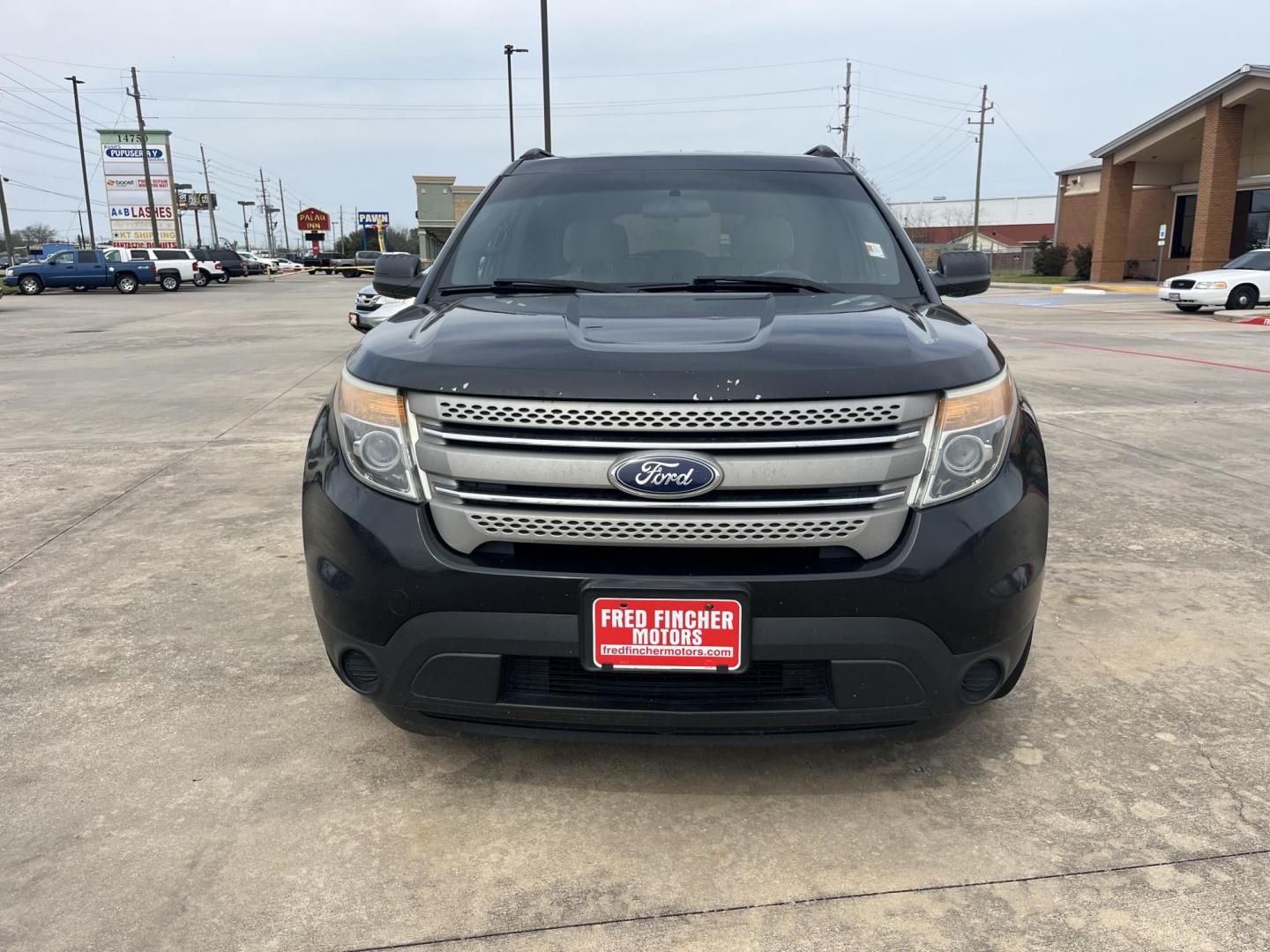 2013 black /gray Ford Explorer Base FWD (1FM5K7B82DG) with an 3.5L V6 DOHC 24V engine, 6-Speed Automatic transmission, located at 14700 Tomball Parkway 249, Houston, TX, 77086, (281) 444-2200, 29.928619, -95.504074 - Photo#2