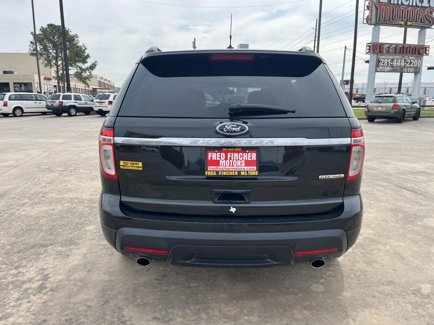 2013 black /gray Ford Explorer Base FWD (1FM5K7B82DG) with an 3.5L V6 DOHC 24V engine, 6-Speed Automatic transmission, located at 14700 Tomball Parkway 249, Houston, TX, 77086, (281) 444-2200, 29.928619, -95.504074 - Photo#4