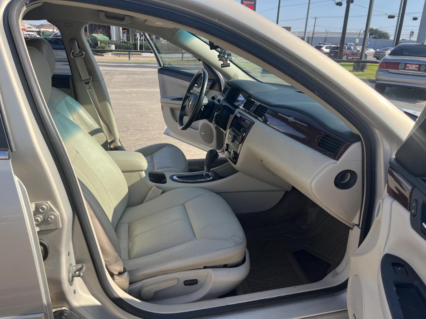 2010 GOLD /TAN Chevrolet Impala LT (2G1WB5EK9A1) with an 3.5L V6 OHV 12V FFV engine, 4-Speed Automatic transmission, located at 14700 Tomball Parkway 249, Houston, TX, 77086, (281) 444-2200, 29.928619, -95.504074 - Photo#9