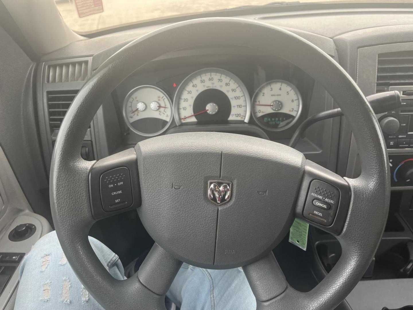 2006 blue /black Dodge Dakota SLT Quad Cab 4WD (1D7HW48K16S) with an 3.7L V6 SOHC 12V engine, Automatic Overdrive transmission, located at 14700 Tomball Parkway 249, Houston, TX, 77086, (281) 444-2200, 29.928619, -95.504074 - Photo#16